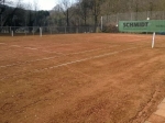 Frühjahrsrenovierung der Tennisplätze