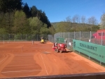 Frühjahrsrenovierung der Tennisplätze