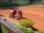Frühjahrsrenovierung der Tennisplätze