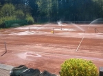 Frühjahrsrenovierung der Tennisplätze