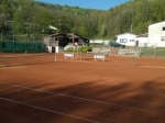 Frühjahrsrenovierung der Tennisplätze